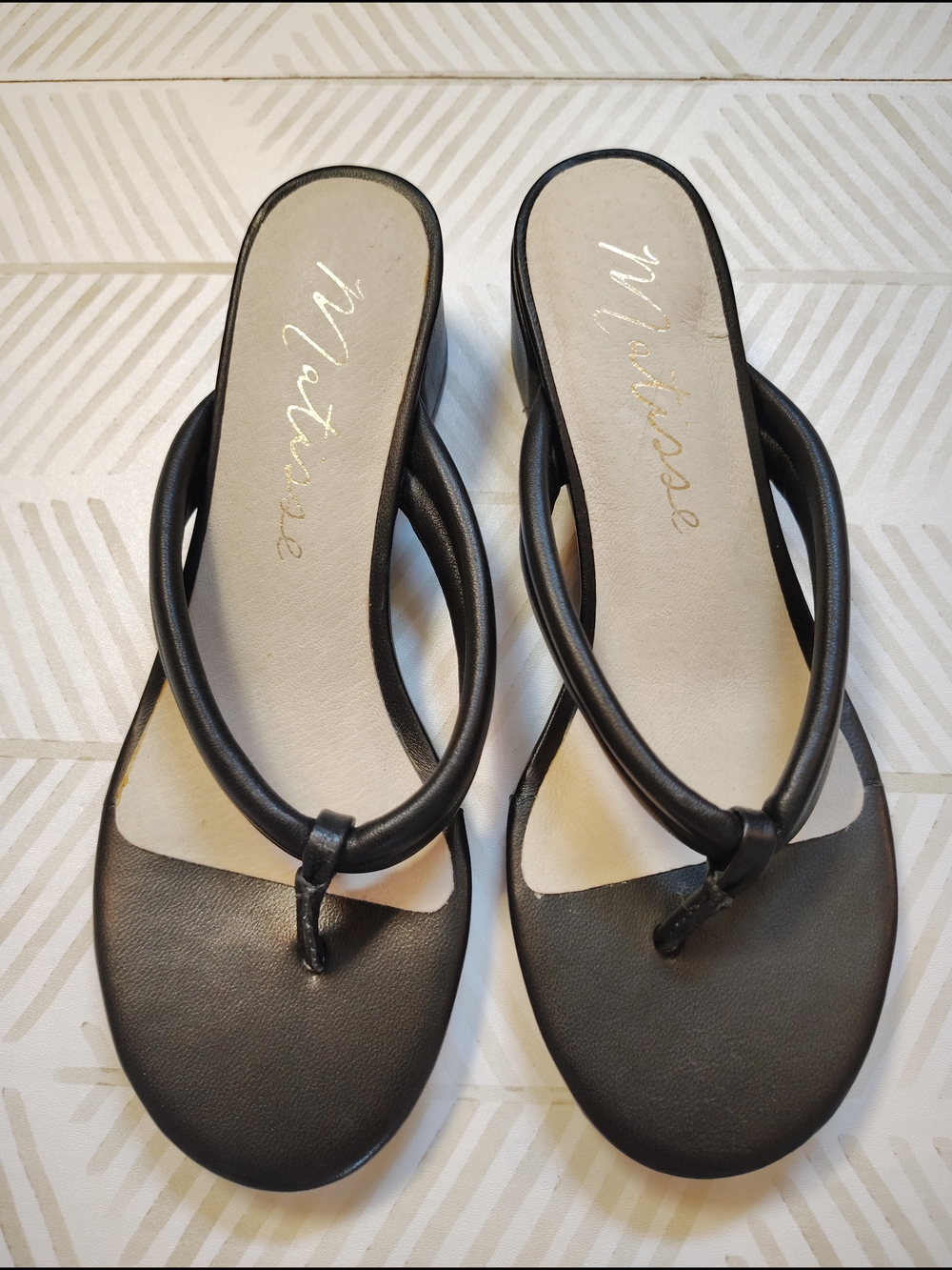 Matisse Black Leather Thong Sandals